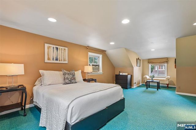 513 Chestnut Place, Teaneck, NJ 07666
