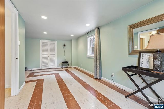 513 Chestnut Place, Teaneck, NJ 07666
