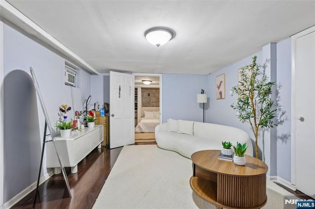 513 Chestnut Place, Teaneck, NJ 07666