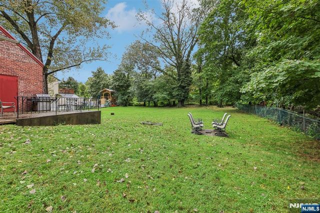 513 Chestnut Place, Teaneck, NJ 07666