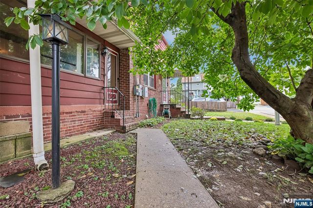 513 Chestnut Place, Teaneck, NJ 07666