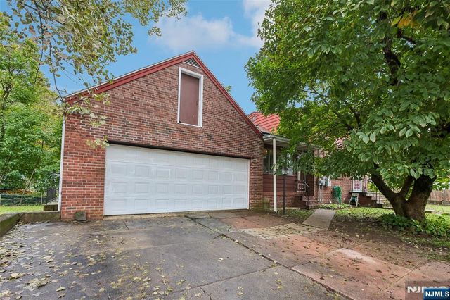 513 Chestnut Place, Teaneck, NJ 07666