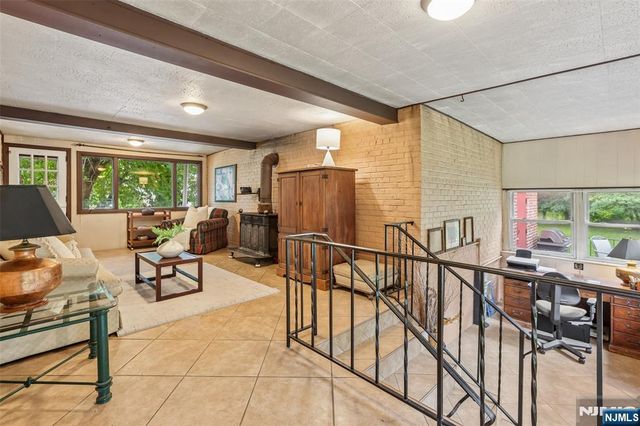 513 Chestnut Place, Teaneck, NJ 07666