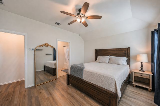 633 Buzzard Lake Trail, Fort Worth, TX 76120