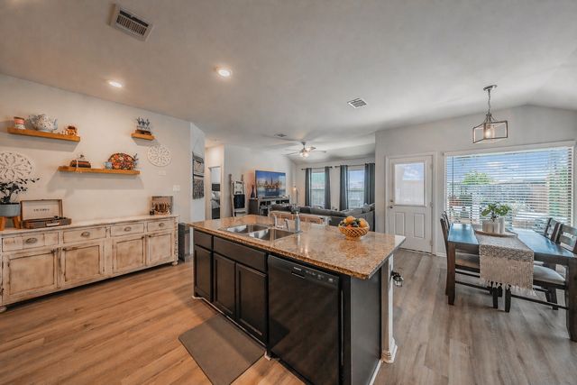 633 Buzzard Lake Trail, Fort Worth, TX 76120