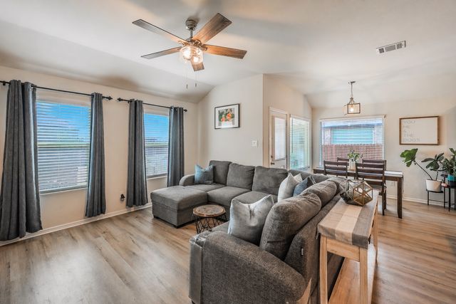 633 Buzzard Lake Trail, Fort Worth, TX 76120