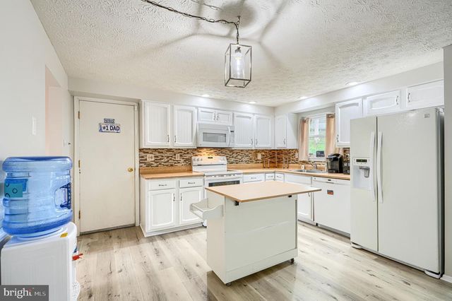 9405 PERGLEN RD, Nottingham, MD 21236
