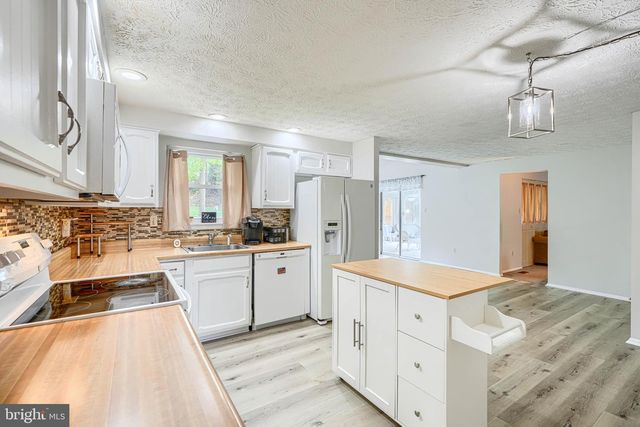 9405 PERGLEN RD, Nottingham, MD 21236