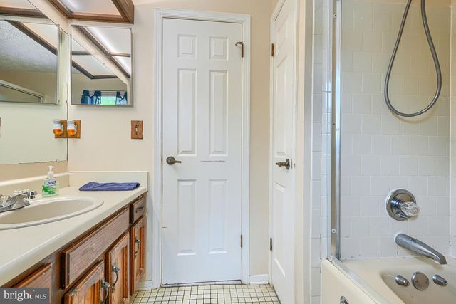 9405 PERGLEN RD, Nottingham, MD 21236