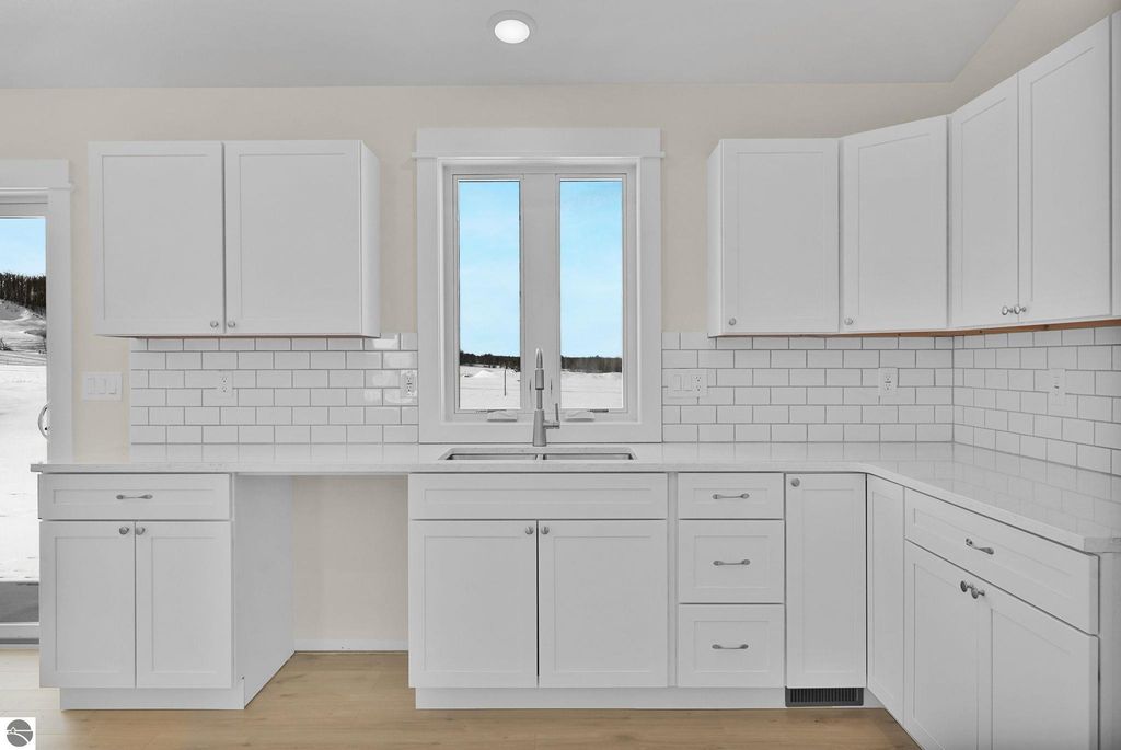 Image 13 of property listing at 4475 Edwin Boulevard, Grawn, MI 49637