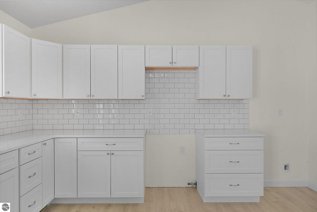 Image 15 of property listing at 4475 Edwin Boulevard, Grawn, MI 49637