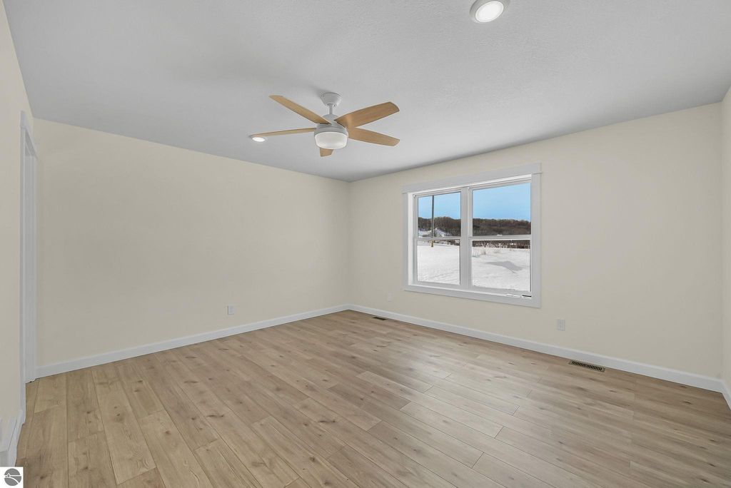 Image 17 of property listing at 4475 Edwin Boulevard, Grawn, MI 49637