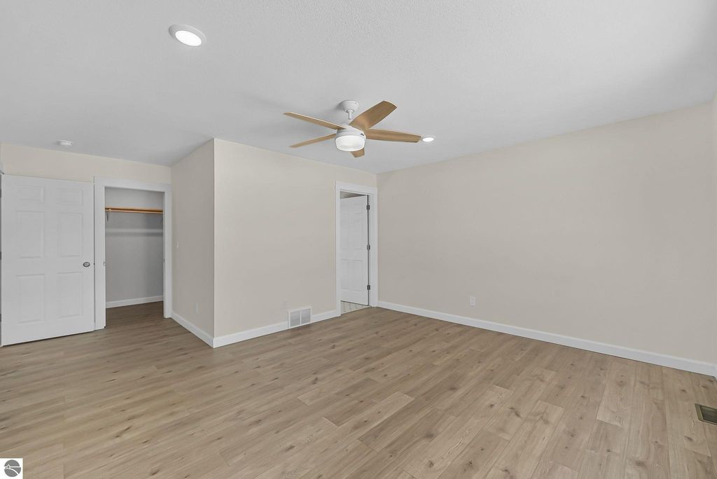 Image 18 of property listing at 4475 Edwin Boulevard, Grawn, MI 49637