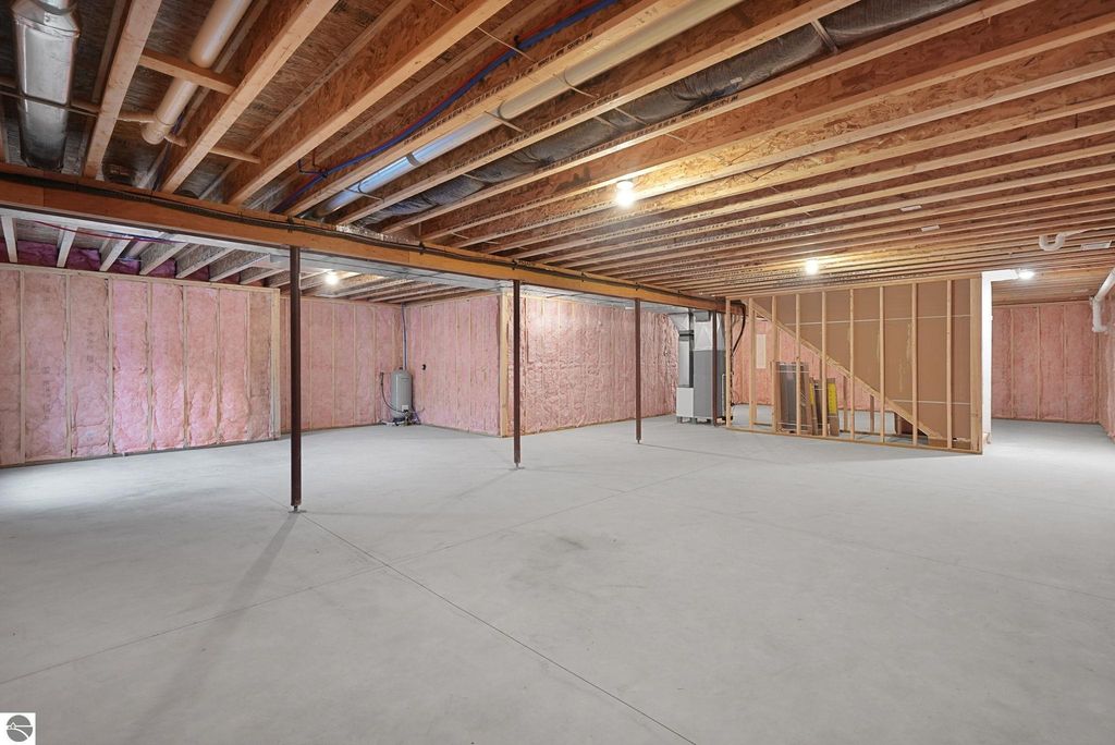 Image 32 of property listing at 4475 Edwin Boulevard, Grawn, MI 49637