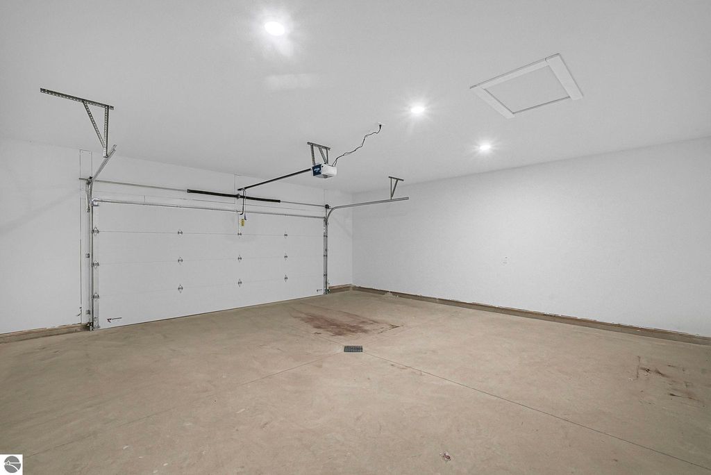 Image 37 of property listing at 4475 Edwin Boulevard, Grawn, MI 49637