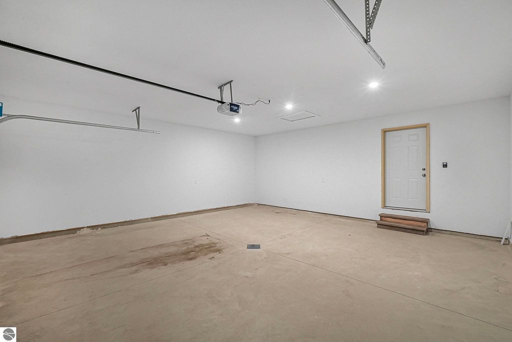 Image 38 of property listing at 4475 Edwin Boulevard, Grawn, MI 49637