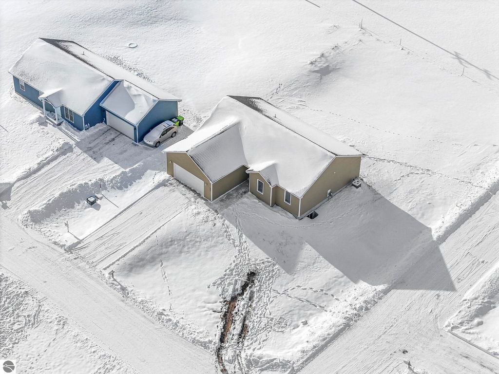 Image 45 of property listing at 4475 Edwin Boulevard, Grawn, MI 49637