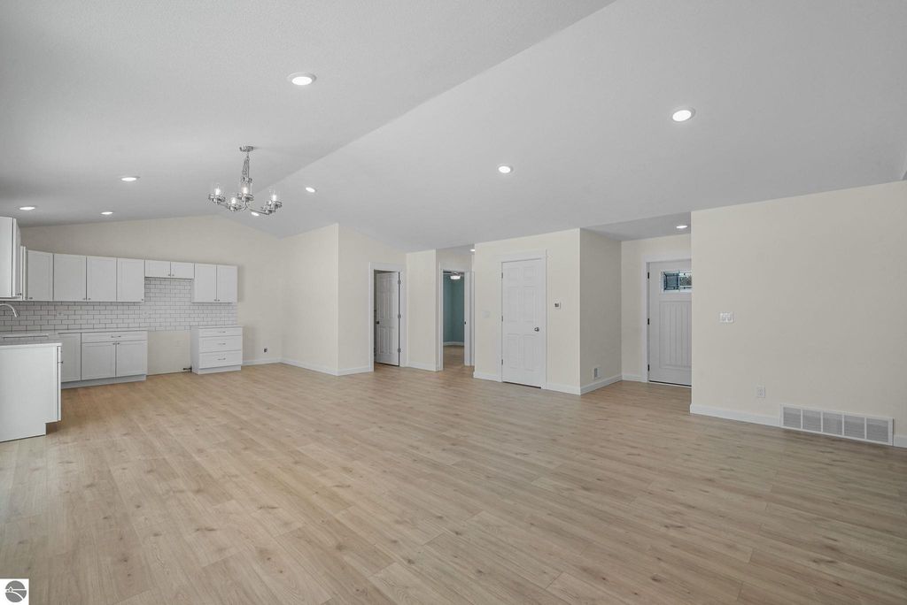 Image 7 of property listing at 4475 Edwin Boulevard, Grawn, MI 49637