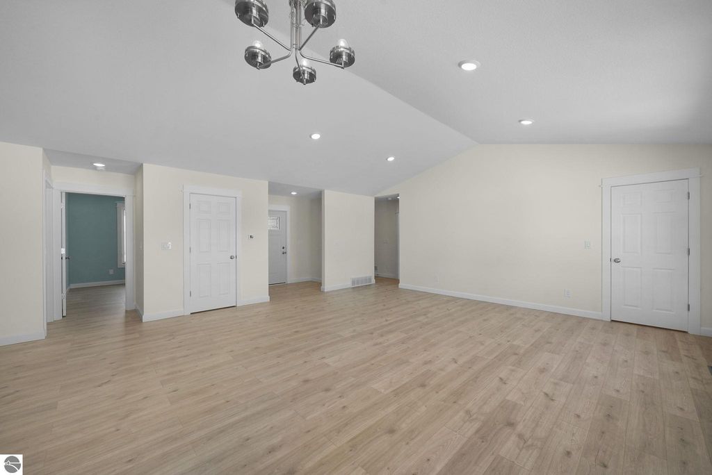 Image 8 of property listing at 4475 Edwin Boulevard, Grawn, MI 49637