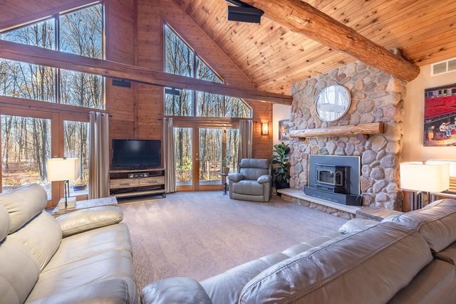 2897 NICK AVENUE, Kronenwetter, WI 54455