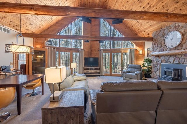 2897 NICK AVENUE, Kronenwetter, WI 54455