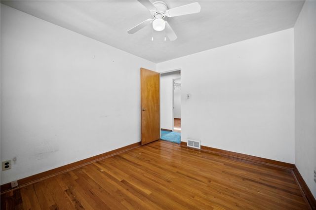 101 Tristan Dr, Shaler, PA 15209