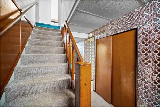 101 Tristan Dr, Shaler, PA 15209