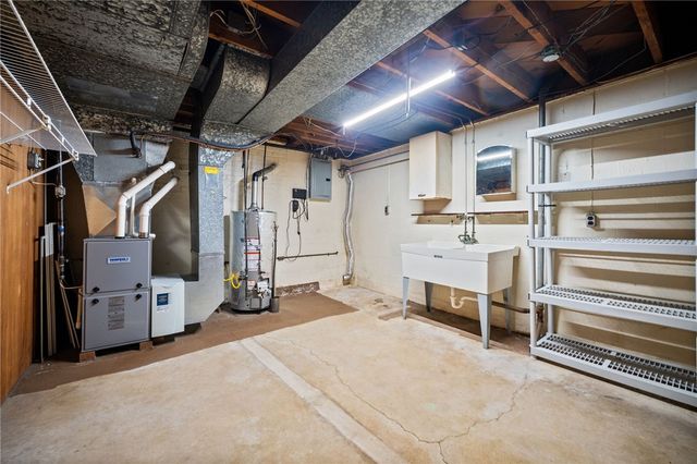 101 Tristan Dr, Shaler, PA 15209