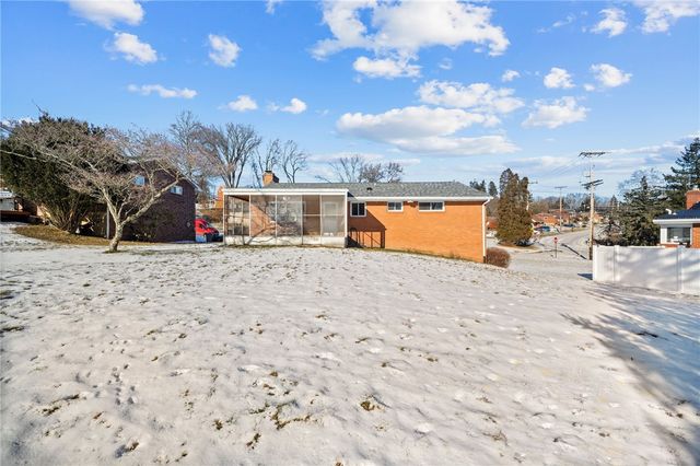 101 Tristan Dr, Shaler, PA 15209