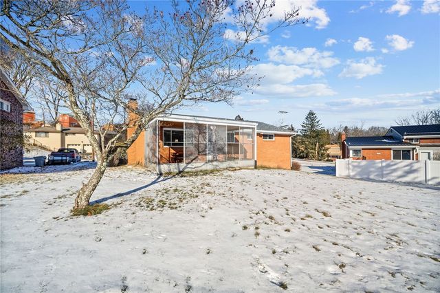 101 Tristan Dr, Shaler, PA 15209