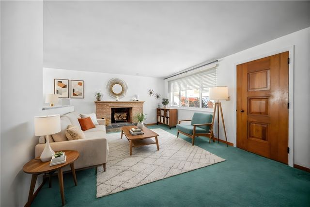 101 Tristan Dr, Shaler, PA 15209