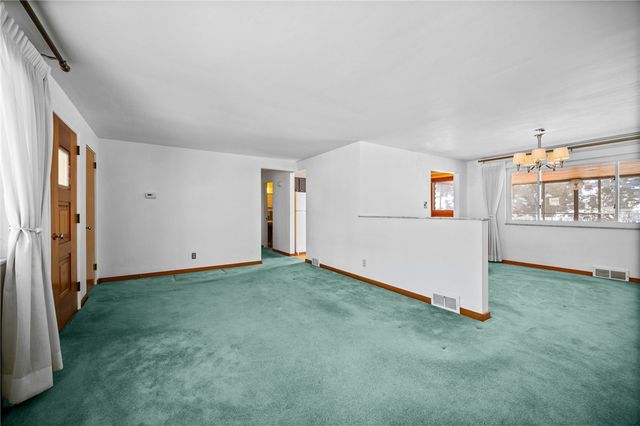 101 Tristan Dr, Shaler, PA 15209