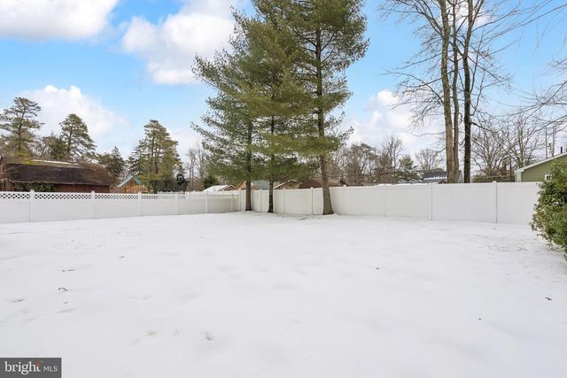 226 PINE BLVD, Medford, NJ 08055