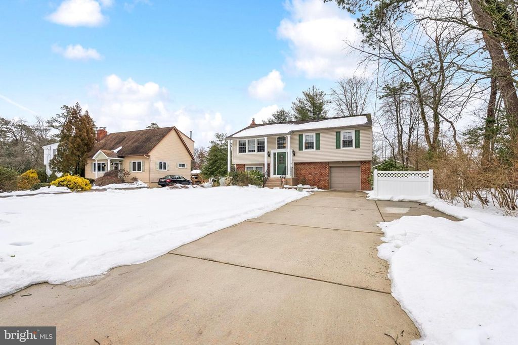 226 PINE BLVD, Medford, NJ 08055