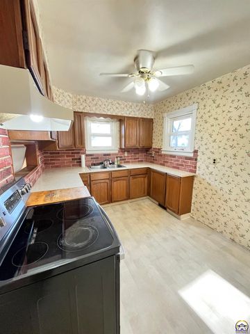 705 Elm ST, Emporia, KS 66801