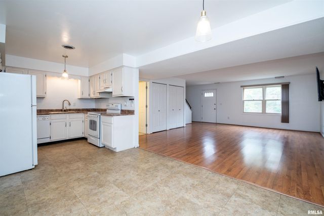 3516 W RICHWOODS Boulevard, Peoria, IL 61604