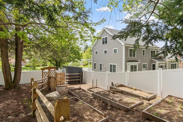 15 Minute Man Lane, Lexington, MA 02421