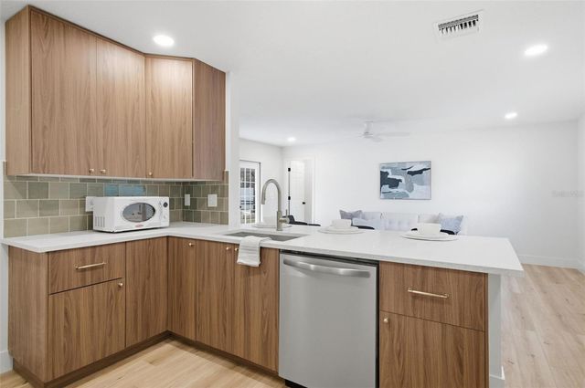 2 ZINC PLACE, Palm Coast, FL 32164