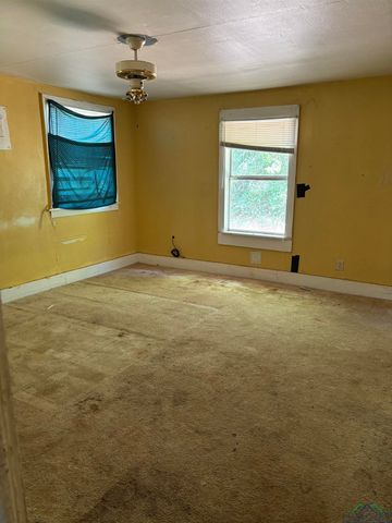 285 W CR 102, Henderson, TX 75652