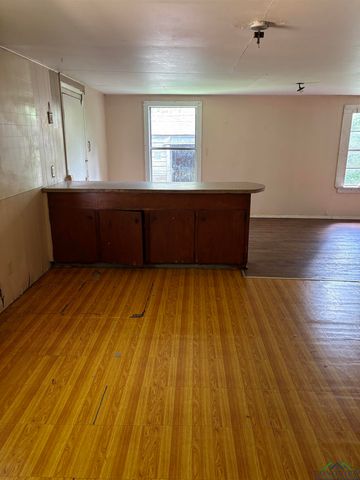 285 W CR 102, Henderson, TX 75652