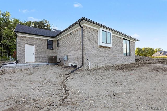 54290 Brenda Drive, Macomb, MI 48042