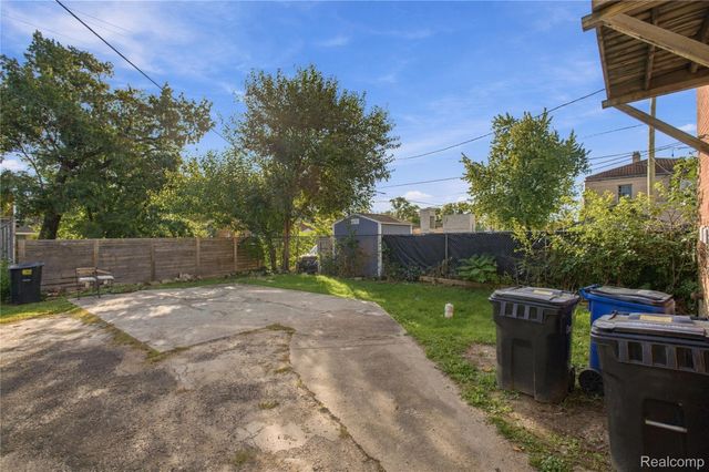 17308 Oak Drive, Detroit, MI 48221
