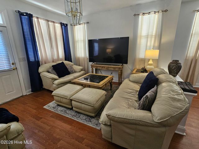 1017 S 8th Street, Wilmington, NC 28401