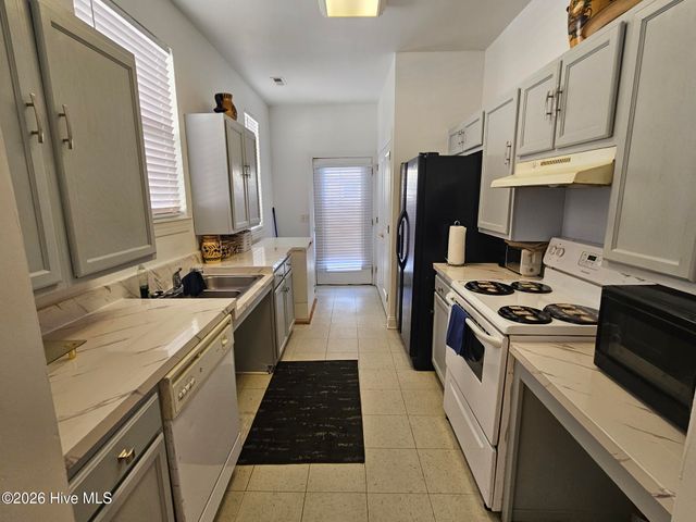 1017 S 8th Street, Wilmington, NC 28401