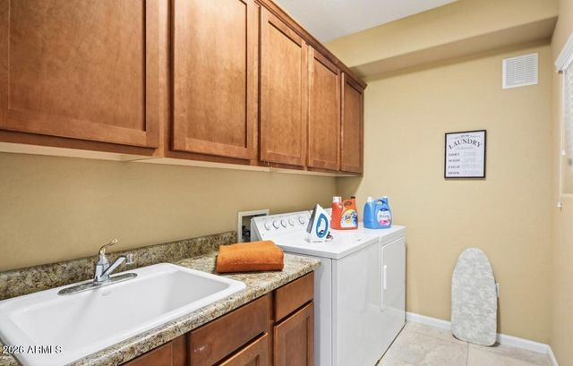 3935 E ROUGH RIDER Road 1387, Phoenix, AZ 85050