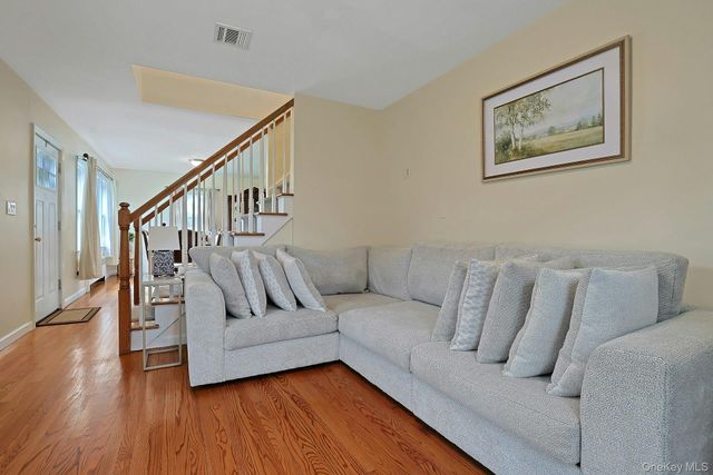 17 N Park Avenue, Nanuet, NY 10954