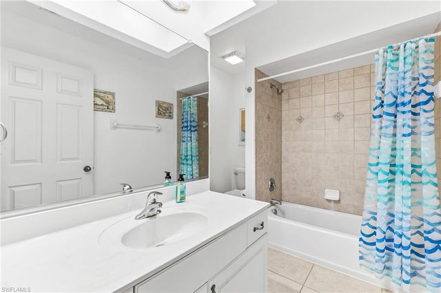 311 NE 17th PL, Cape Coral, FL 33909