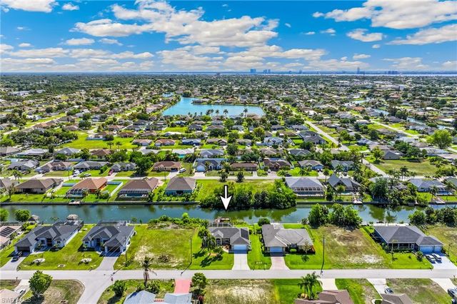 311 NE 17th PL, Cape Coral, FL 33909