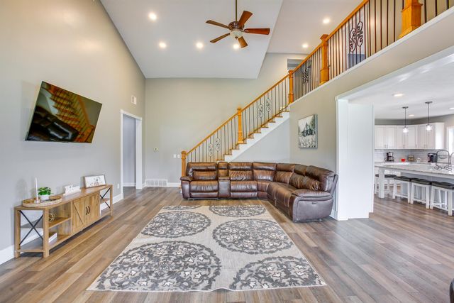 6576 E 34 Road, Cadillac, MI 49601