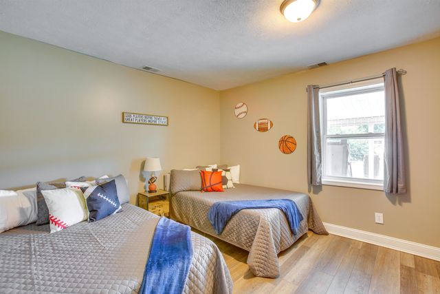 6576 E 34 Road, Cadillac, MI 49601